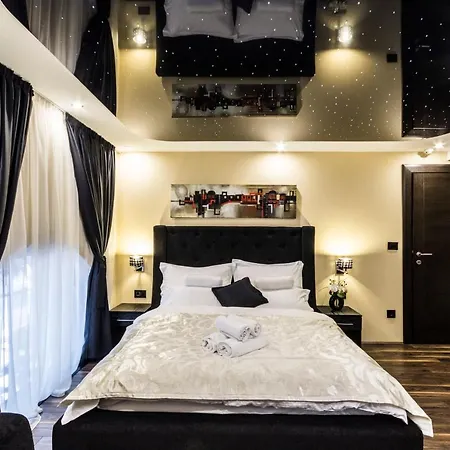 Oda ve Kahvaltı Madison - Square Sava 3*