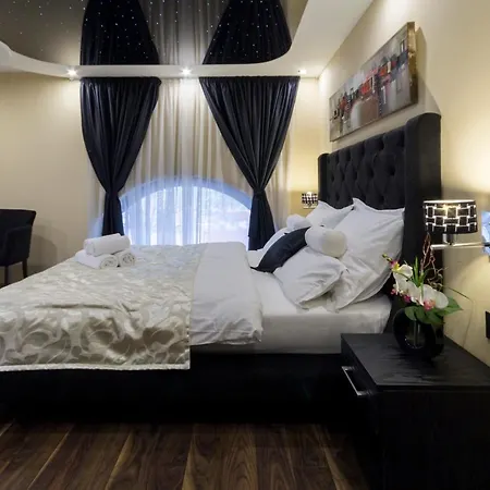 فندق مبيت وإفطار Madison - Square Sava