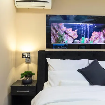 Madison - Square Sava Oda ve Kahvaltı