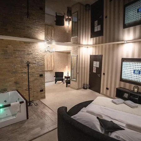 Madison - Square Sava 3*