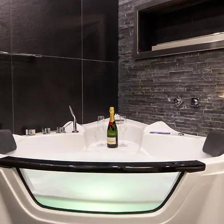 Madison - Square Sava فندق مبيت وإفطار بلغراد