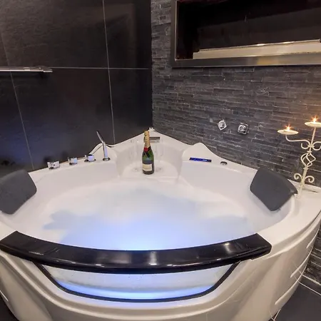 Madison - Square Sava