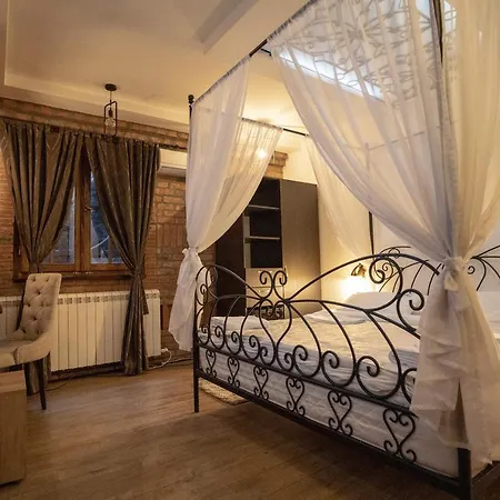 Madison - Square Sava 3*