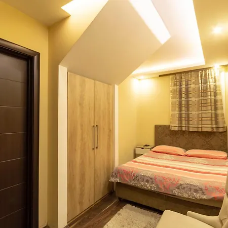 Madison - Square Sava 3*