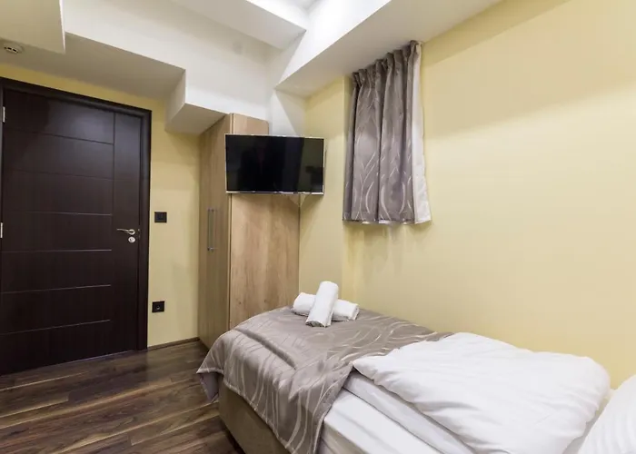 Madison - Square Sava 3*