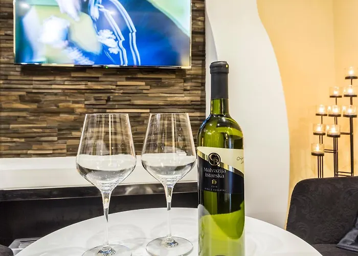 krevet i doručak Madison - Square Sava Belgrade