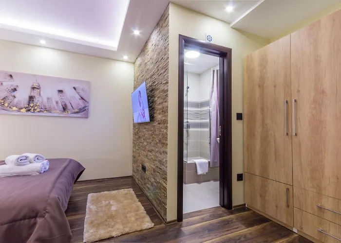 Madison - Square Sava