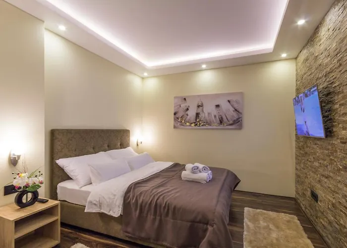 Madison - Square Sava