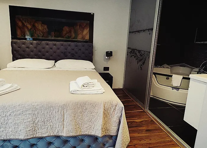 krevet i doručak Madison - Square Sava Belgrade