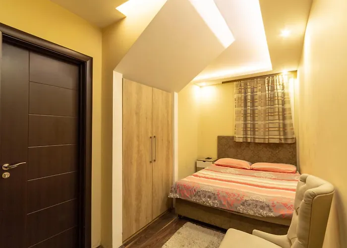 Madison - Square Sava 3*